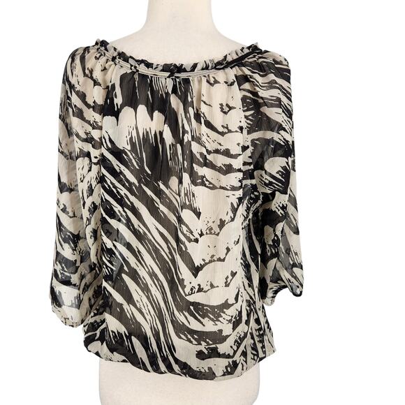 SALE Express Black and White Print Sheer Chiffon Bubble Hem Blouse - Picture 4 of 6
